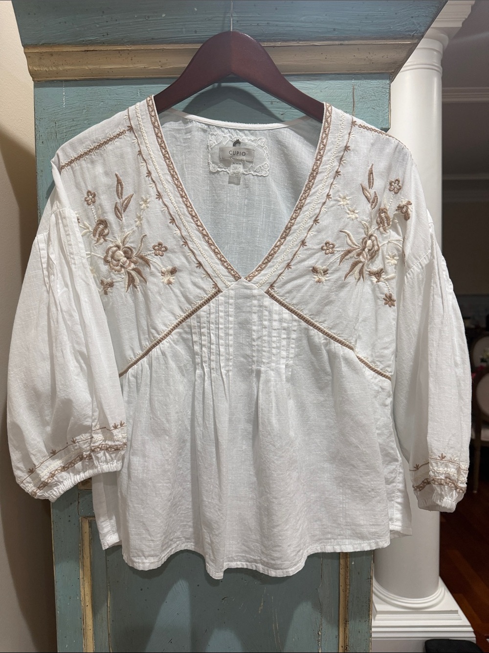 ho White Floral Embroidered Babydoll Blouse Cupio Medium Peasant Cotton Top